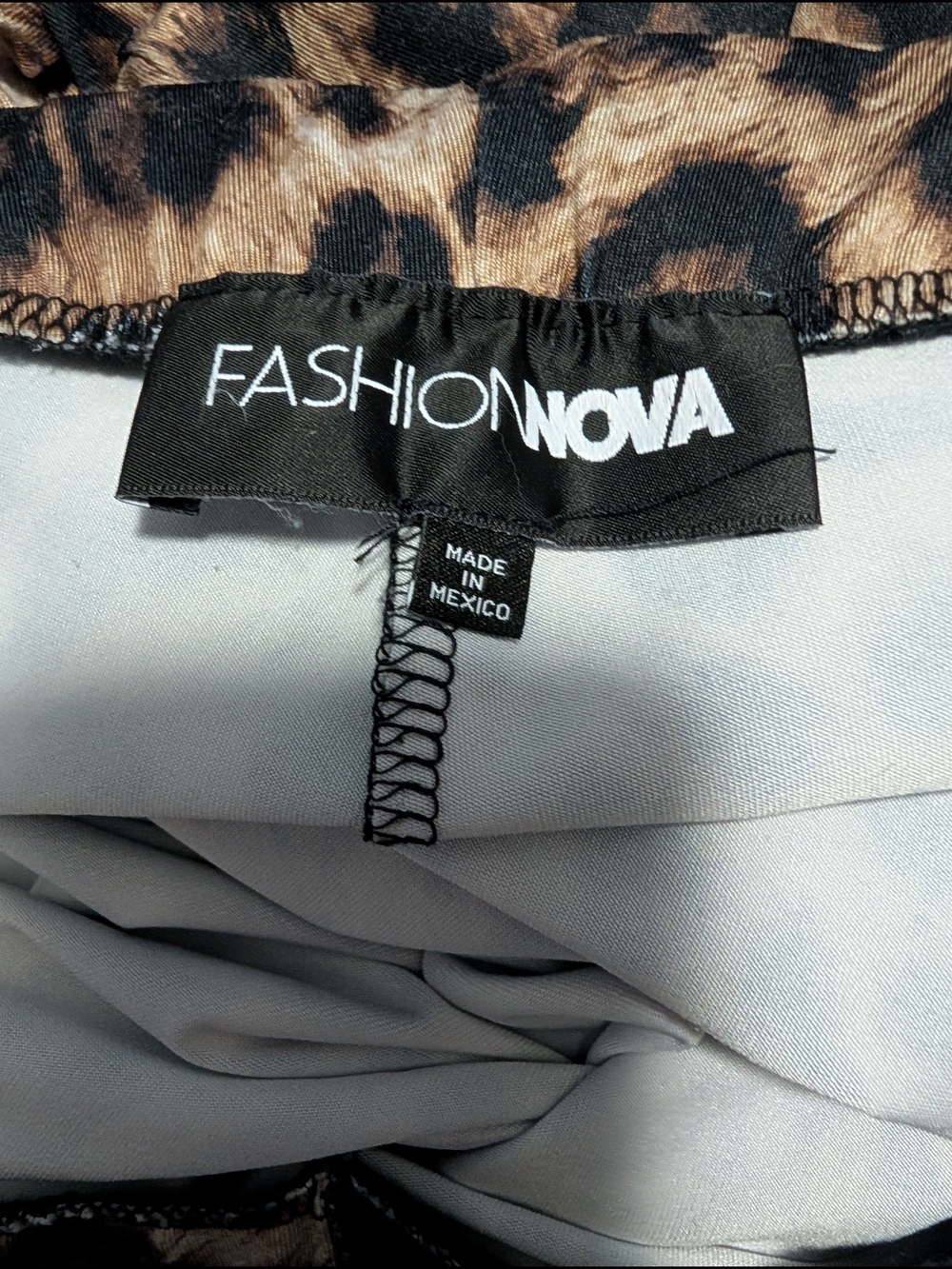 Fashion Nova Natural Instincts Leopard Flare Leg Pant 33 - Leopard 1X (EUC) - Picture 5 of 7